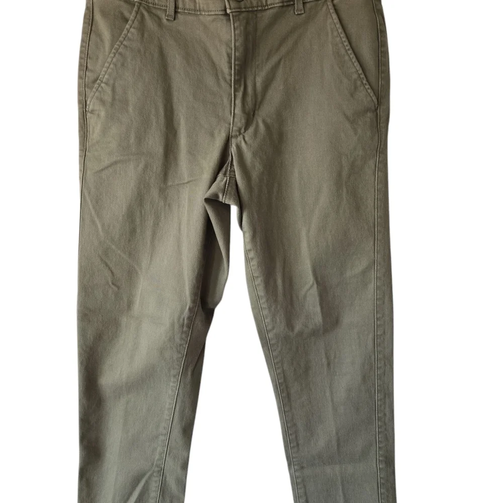 Levis's Sz 4 Olive